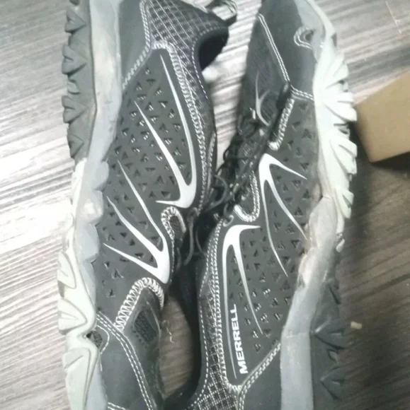 Merrill Men’s Black And Silver Hommes Hiking Shoes - Picture 3 of 3